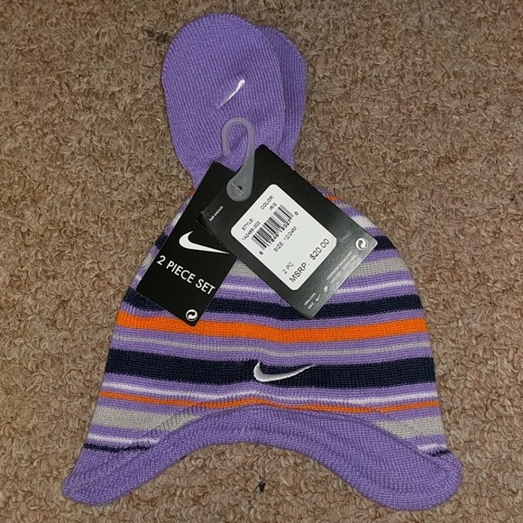 2piece Toddlers Nike Glove/Hat Set - Picture 2 of 3